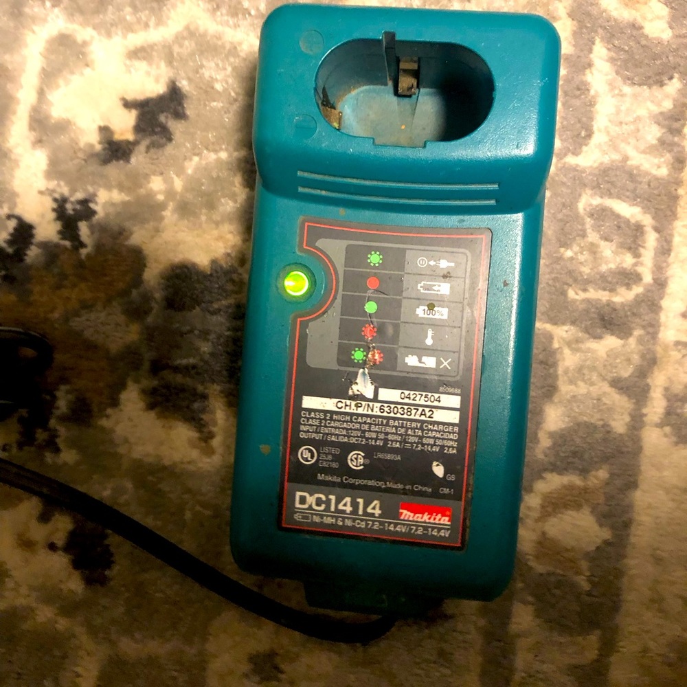 MAKITA 7.2-14.4 VOLT NiCd & Ni-MH BATTERY CHARGER DC1414 TESTED